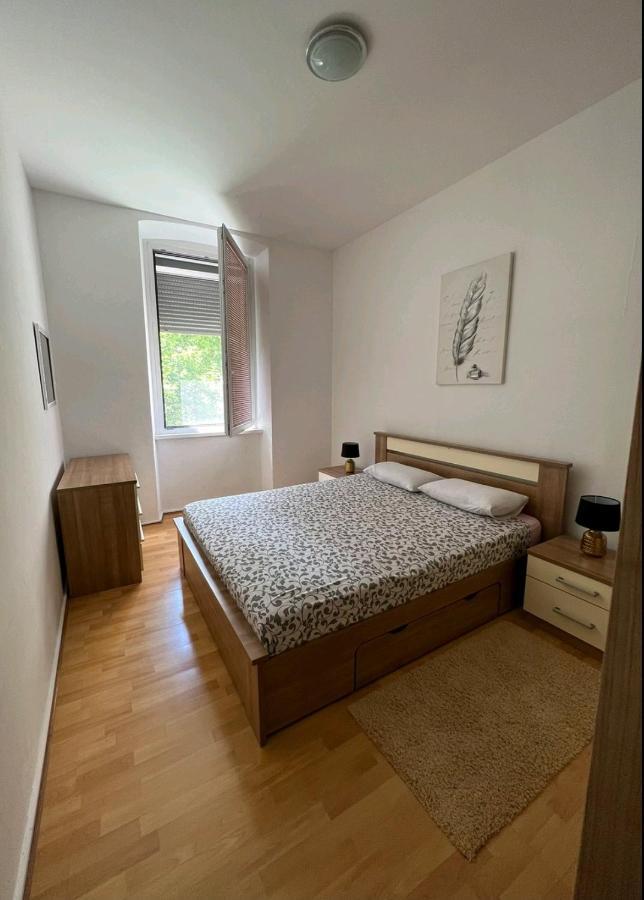 Apartment Eva Pula Bagian luar foto