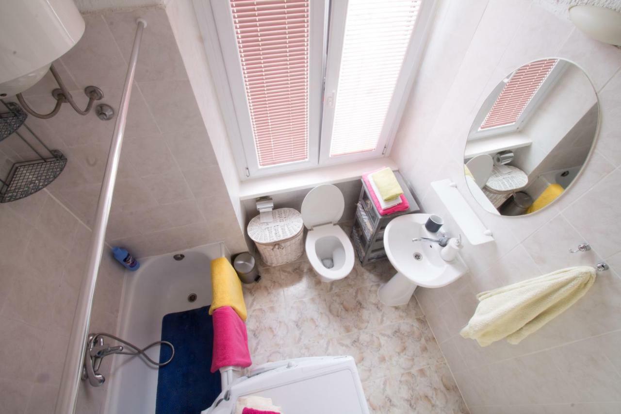 Apartment Eva Pula Bagian luar foto